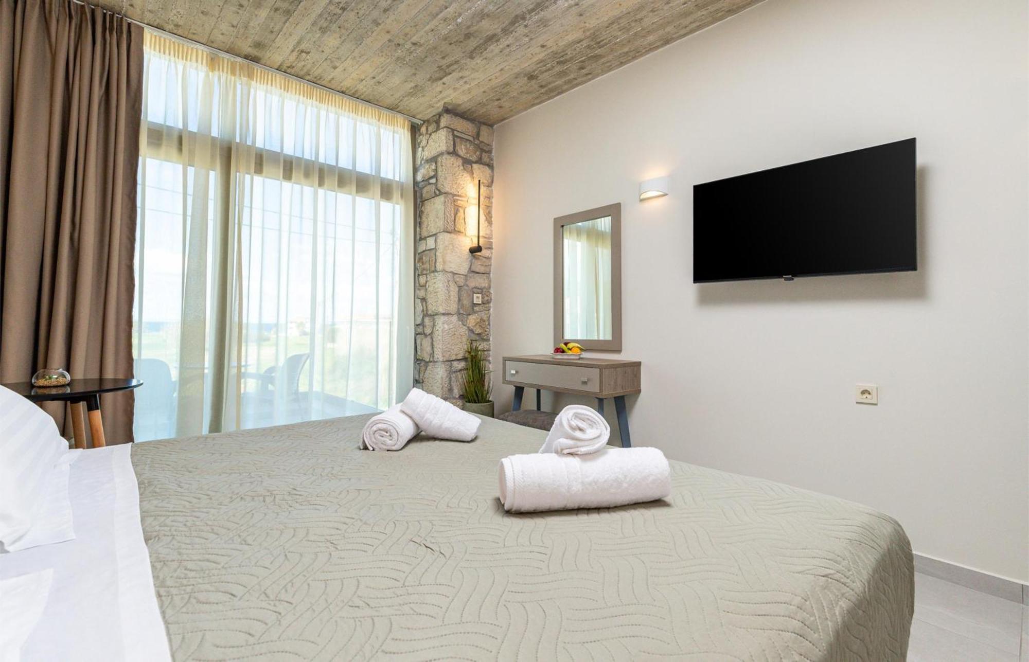 Achatis Apartments With Sea View Kolimvárion Luaran gambar