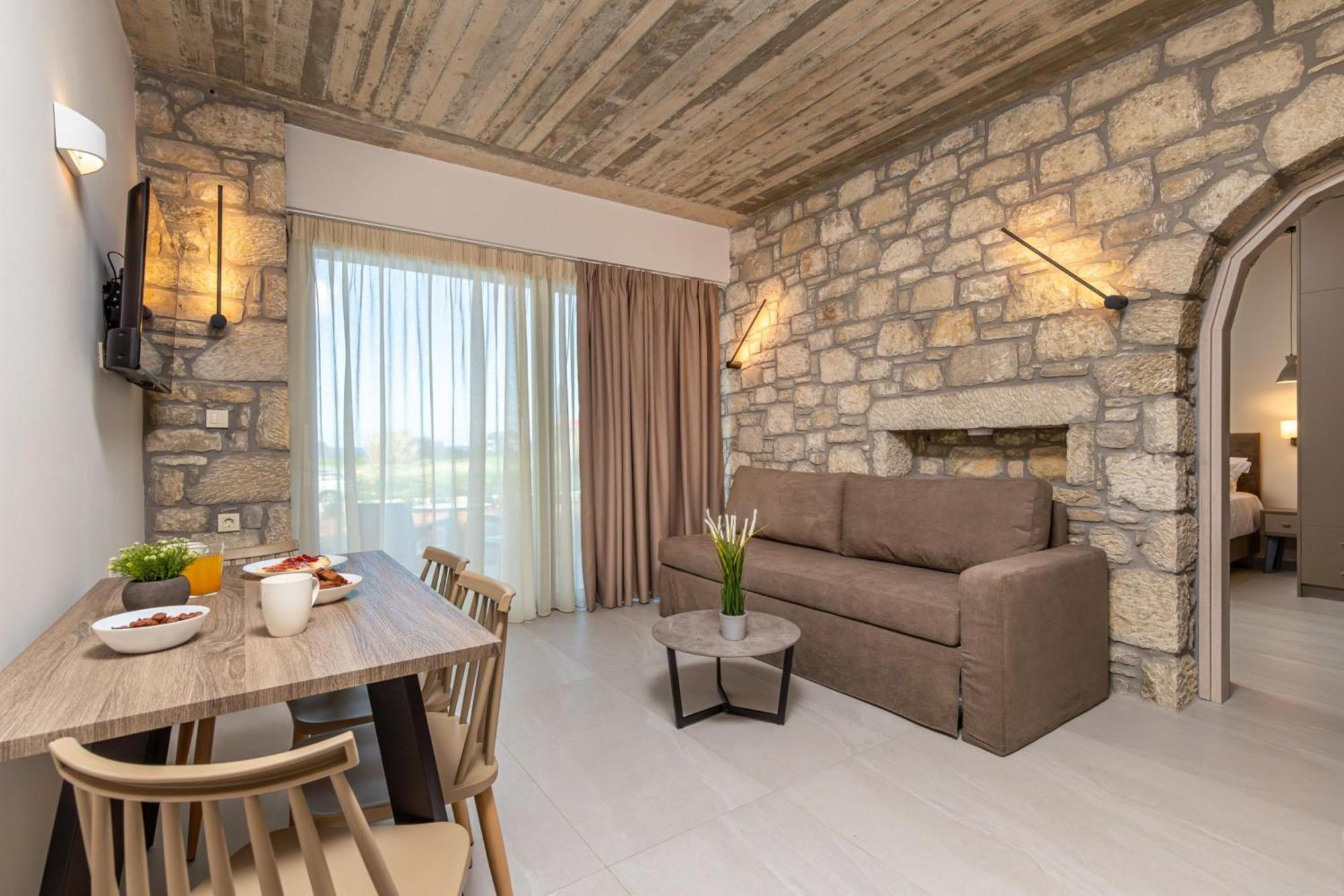 Achatis Apartments With Sea View Kolimvárion Luaran gambar
