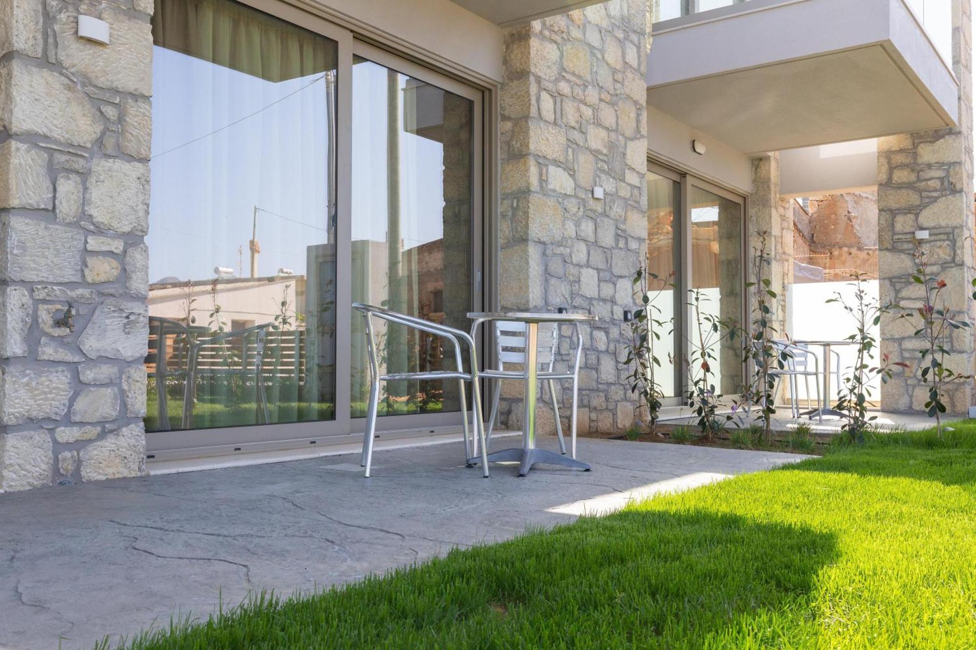 Achatis Apartments With Sea View Kolimvárion Luaran gambar